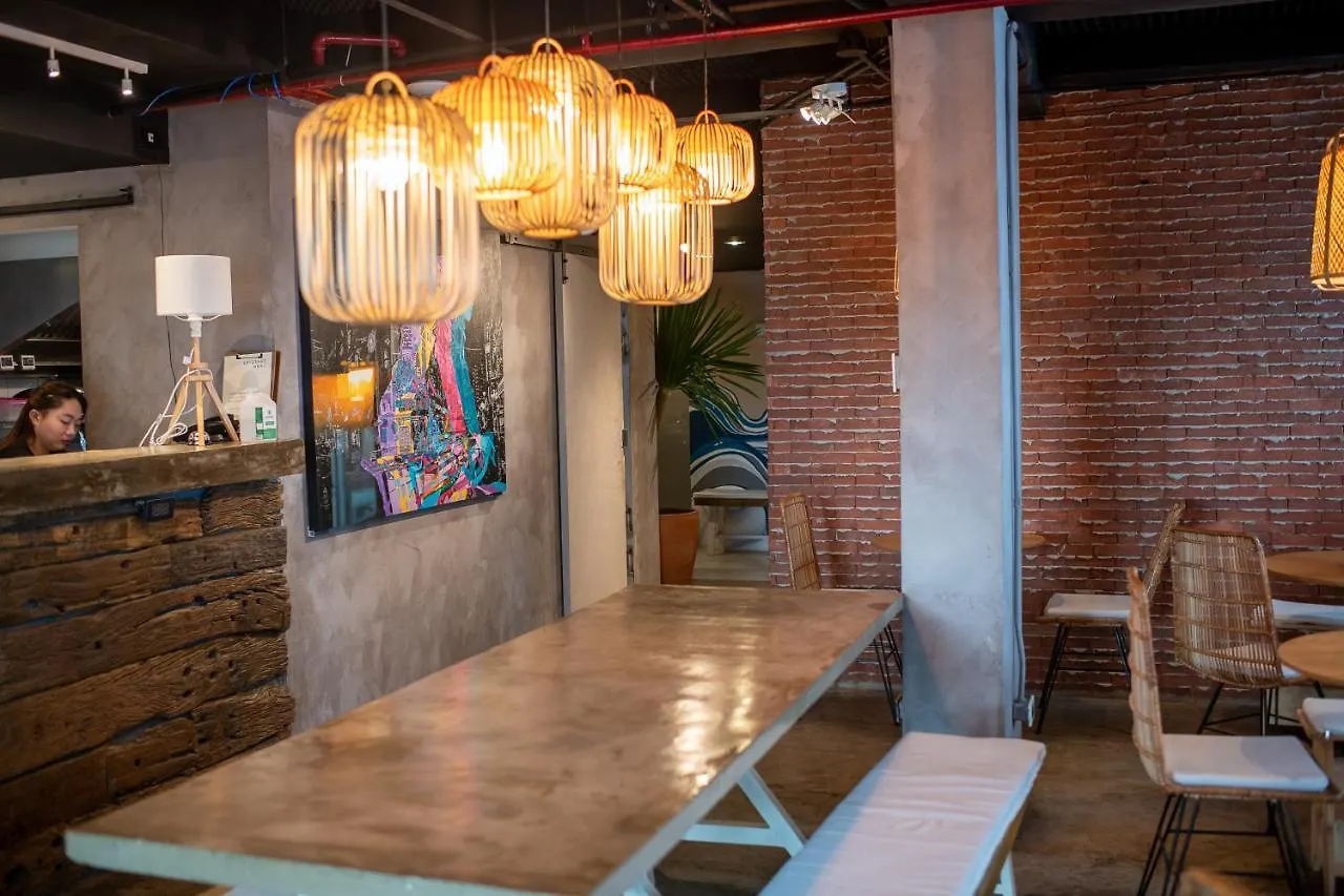 Abraham Manila - Located In Central Makati (Adults Only) Makati City Hostel