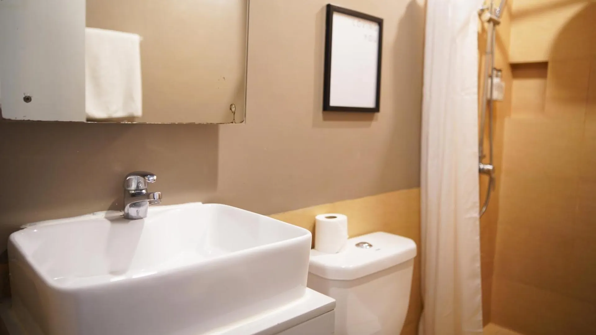 Abraham Manila - Located In Central Makati (Adults Only) Makati City Vandrarhem